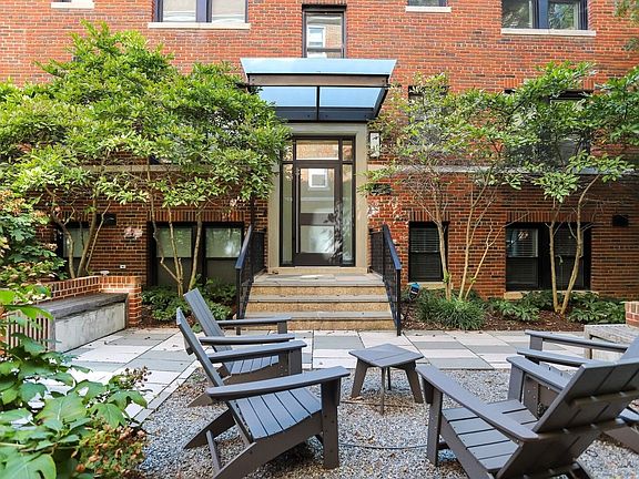 2nd image of 129 W St NW #104