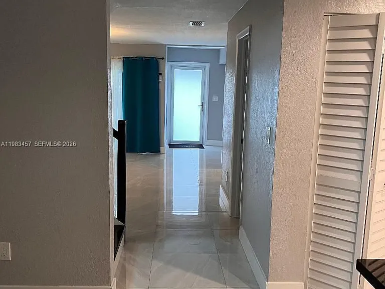 11712 SW 13th St — Photo 10