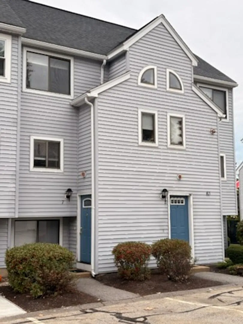 For Rent: Spacious 2BR / 2.5BA Condo Near Weirs Beach (Laconia) — Photo 1