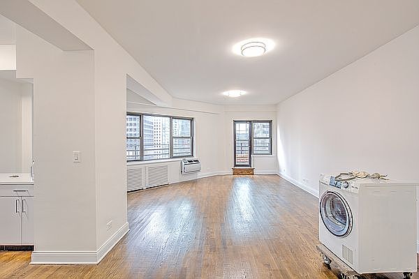 1st image of 153 E 57th St #17