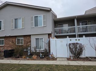 5 E Fernwood Dr, Bolingbrook, IL 60440