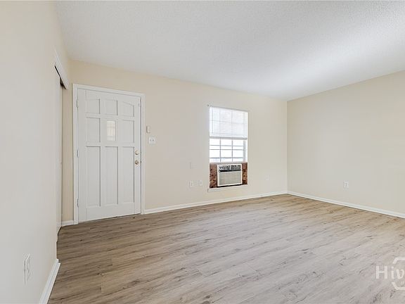 5th image of 1501 Dell Street