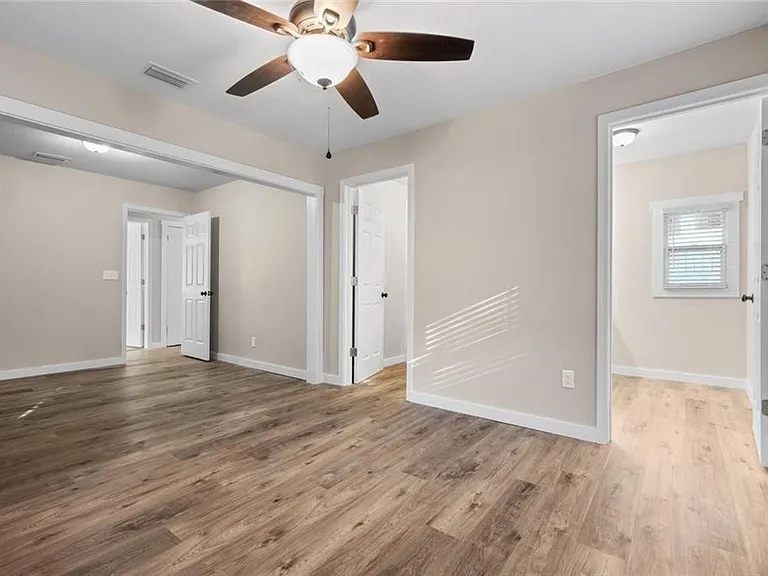 920 Johnston St — Photo 8
