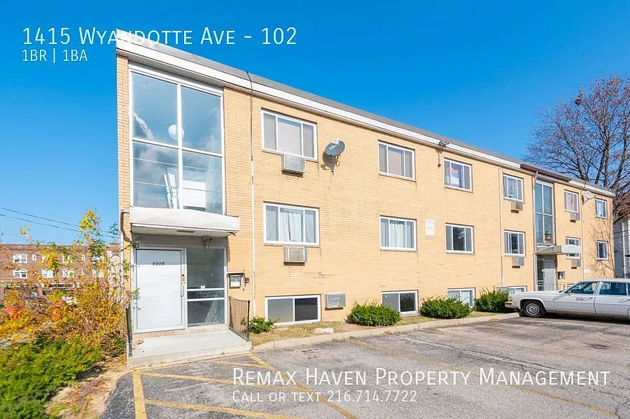 1415 Wyandotte Ave APT 102 photo 1