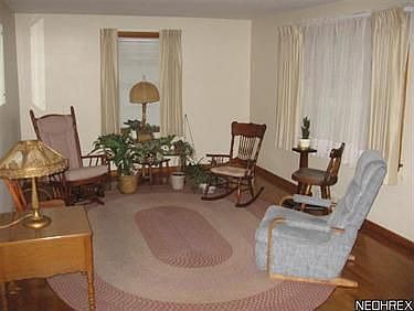 4th image of 1220 W 35th St