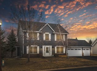 1450 Wakefield Cir, Shakopee, MN 55379