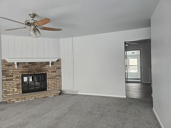 4th image of 38744 N North Ave