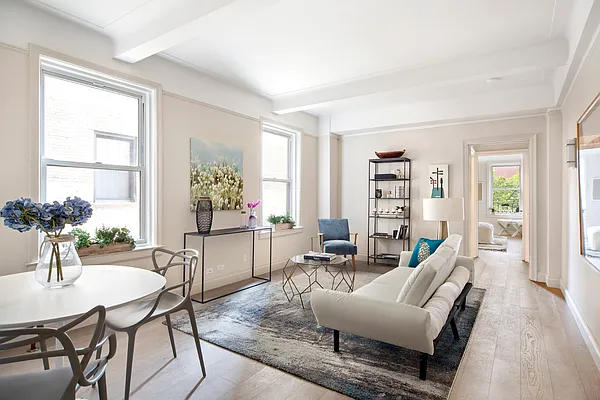 Sold by Warburg | media 1