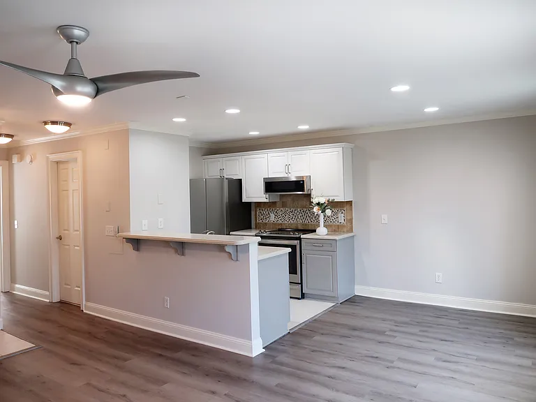 312 W Wayne St #C — Photo 11