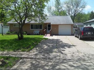 9467 Lynnhaven Rd, Parma Heights, OH 44130