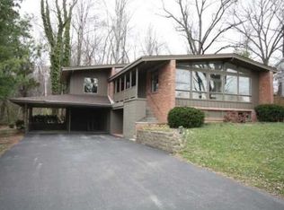 9946 Raintree Dr N, Columbus, IN 47201