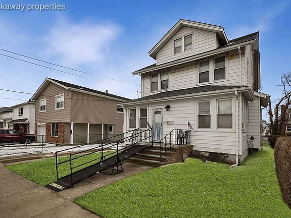 3rd image of 435 Beach 124th St
