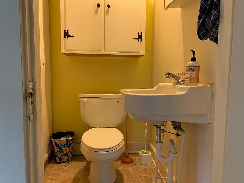 2nd image of 273 North St #4