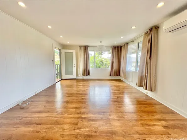 98-316 Kaamilo St, Aiea, HI 96701
