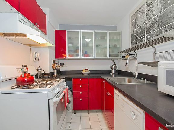 5th image of 495 E 7th St APT 4C