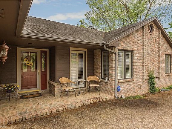 3rd image of 10 Plockton Ln