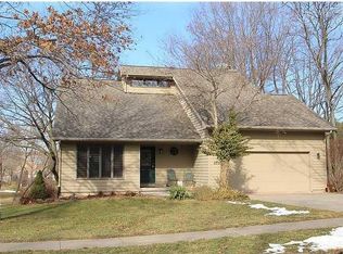 2530 Bluffwood Cir, Iowa City, IA 52245