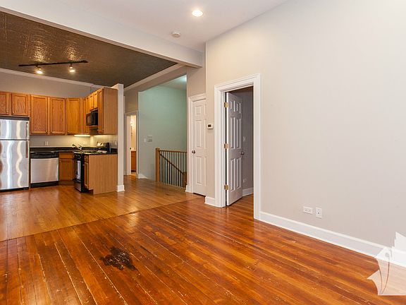 4th image of 825 N Winchester Ave #1R