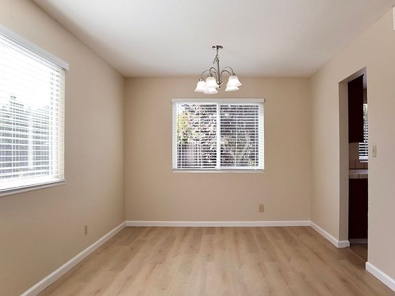 4th image of 34269 Lennox Ct