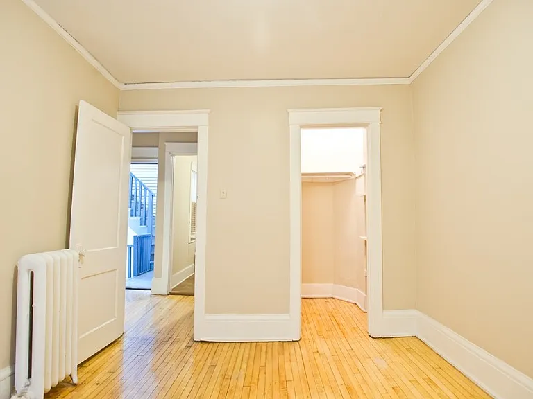 $1075 1 BR, 1 BA Apt, Incl Heat & Electric - Close to UW-Milwaukee - 3000 N Oakland Ave — Photo 19