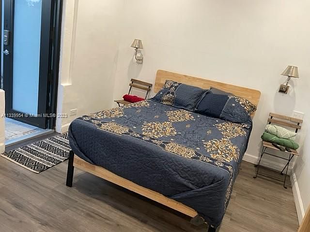 2nd image of 101 SE 14th Pl #0