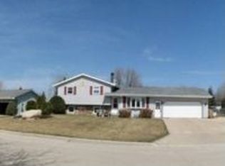 14 Hillock Ct, Appleton, WI 54914