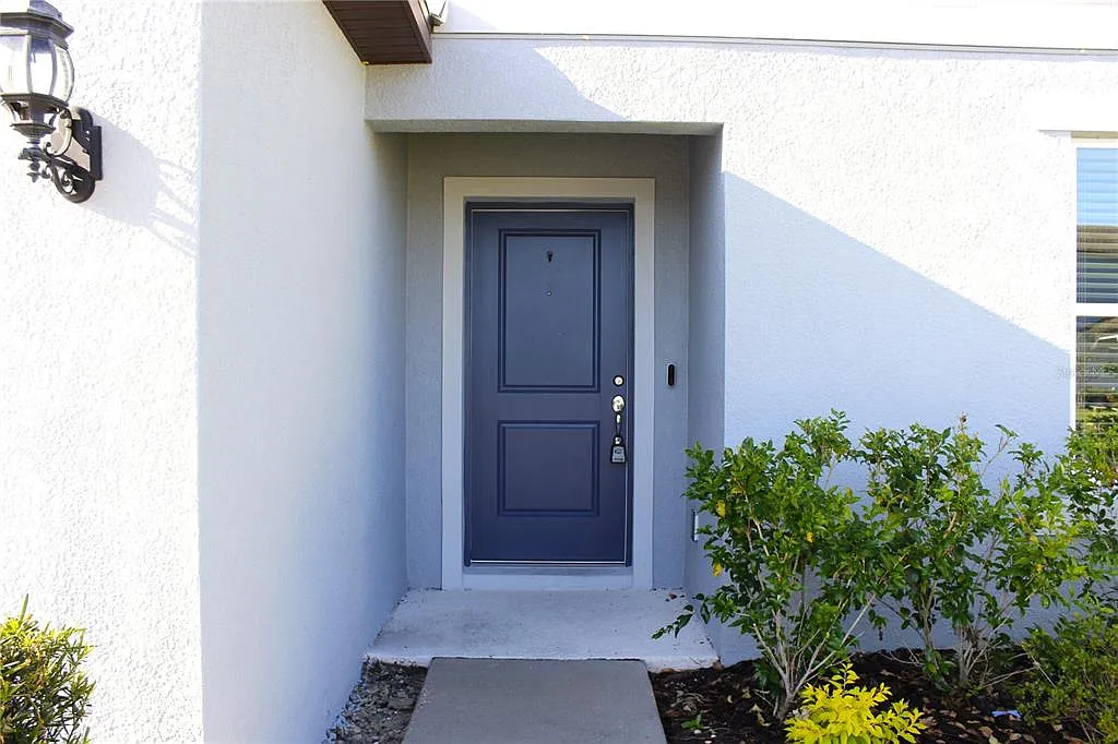 5 bed, 3.0 bath, 2386 sqft, $3,000 — Photo 3