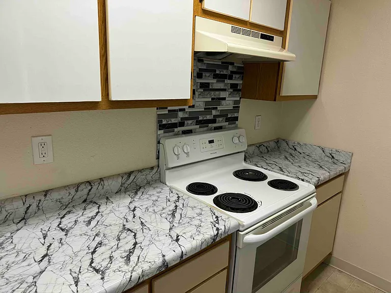 28 N 4th St #B — Photo 8