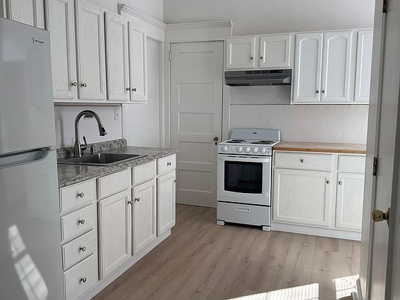 3rd image of 800 Concord Ave APT B