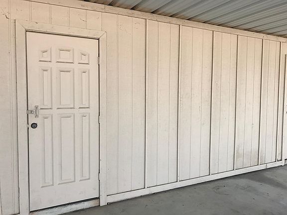 3rd image of 220 Vista Way