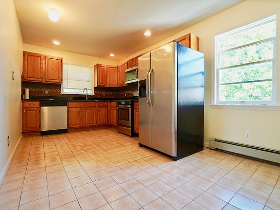 Eat in kitchen. Stainless steel appliances.