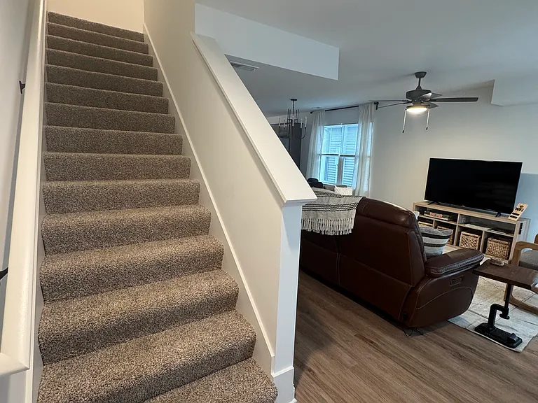 2087 Aster Dr — Photo 2