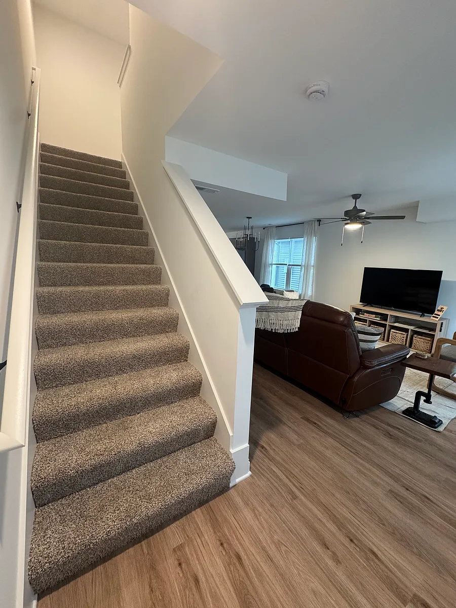 Building Photo - 2087 Aster Dr