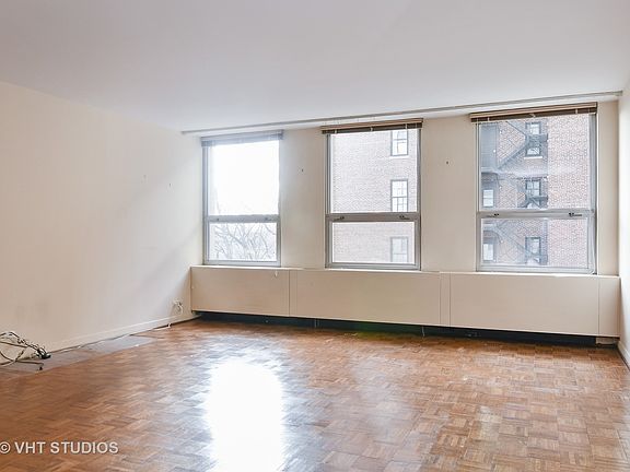 3rd image of 2626 N Lakeview Ave APT 204