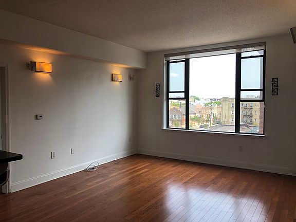 4th image of 4315 Park Ave APT 5E