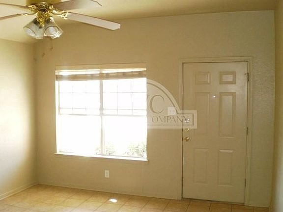 2nd image of 1303 Cinch APT B