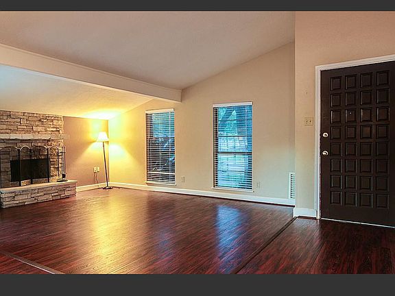 3rd image of 16827 Sweno Ct