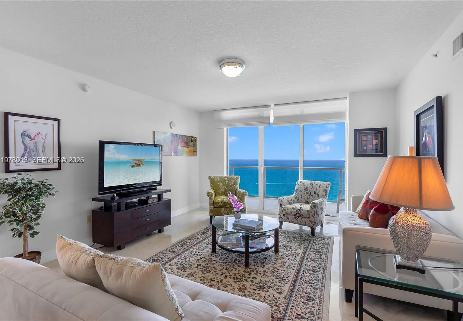 La Perla Condo — Photo 3
