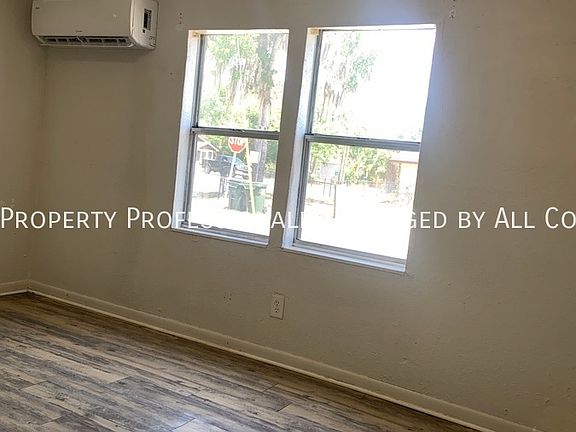 3rd image of 602 Emma St APT 1