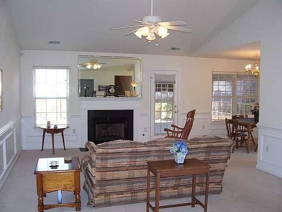 2nd image of 310 Ashford Cir