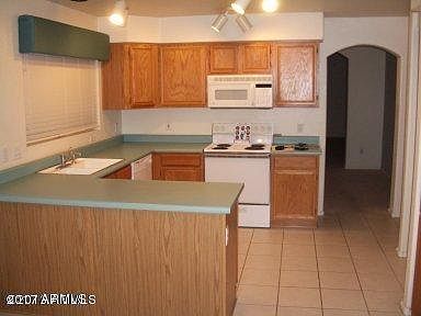 4th image of 3107 E Wahalla Ln