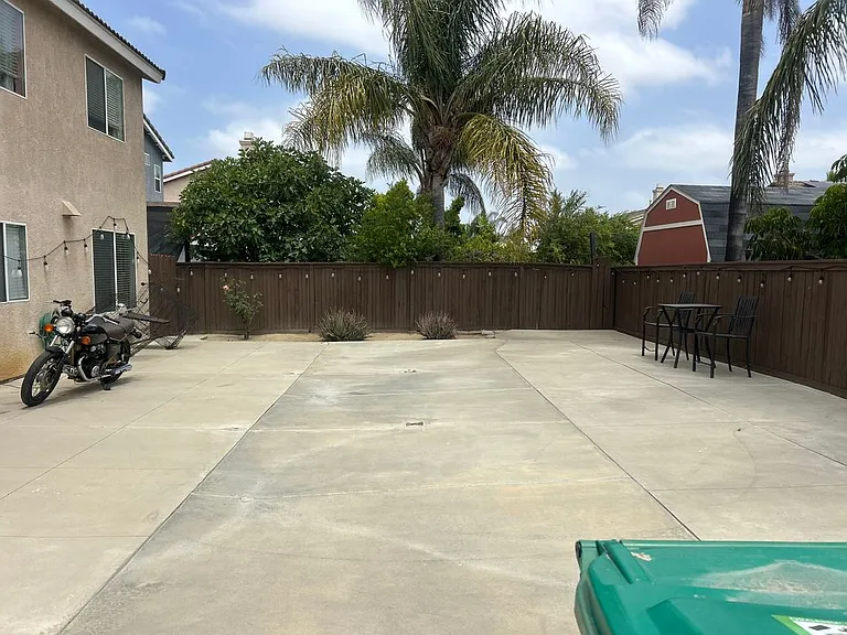 3225 Okeefe St — Photo 4