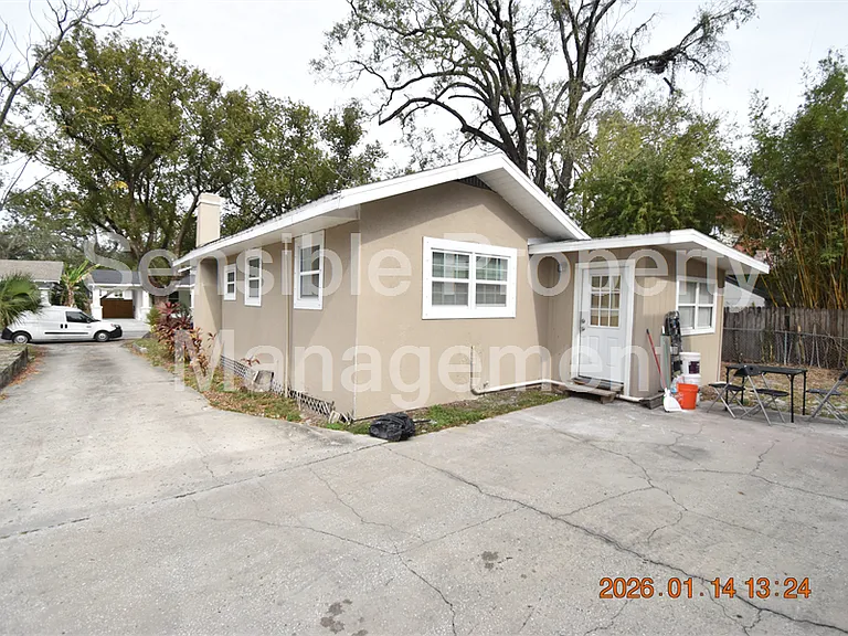 907 E Patterson St — Photo 33