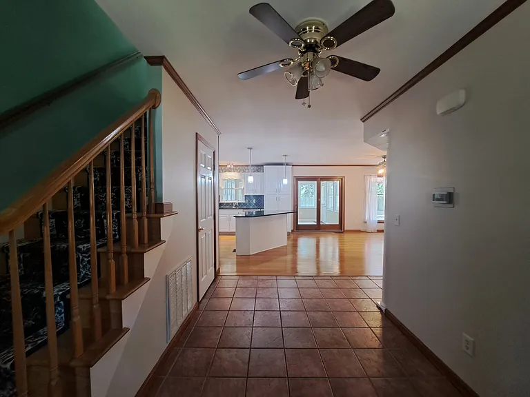 11 Roberts Rd — Photo 3