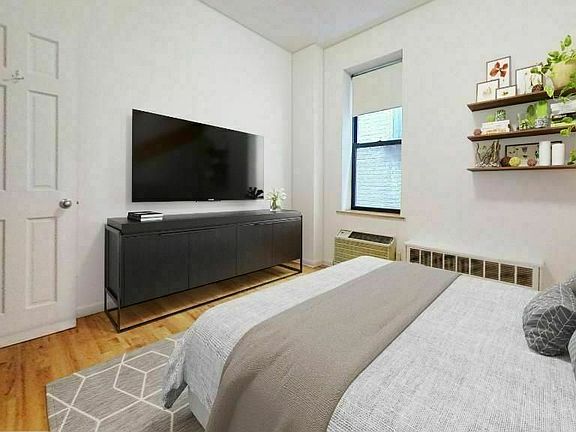 3rd image of 234 E 87th St APT 5B