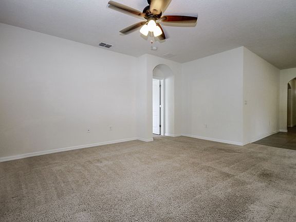 3rd image of 1685 Laurel Oaks Dr