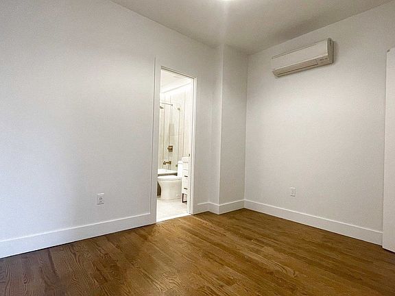 4th image of 551 Gates Ave #3B