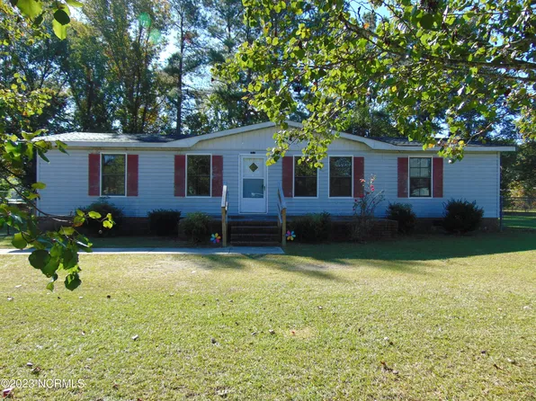 916 Locks Creek Road, Fayetteville, NC 28312