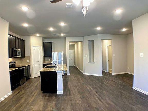 4th image of 2308 Erica Way