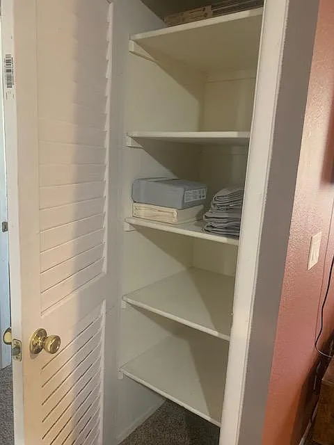 2 bed, 990 sqft, $1,000 — Photo 4